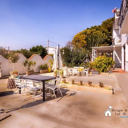 Giuliana Beach Apartment